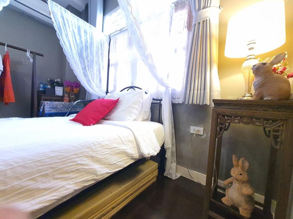 The Unforgotten B&B Банкок Екстериор снимка